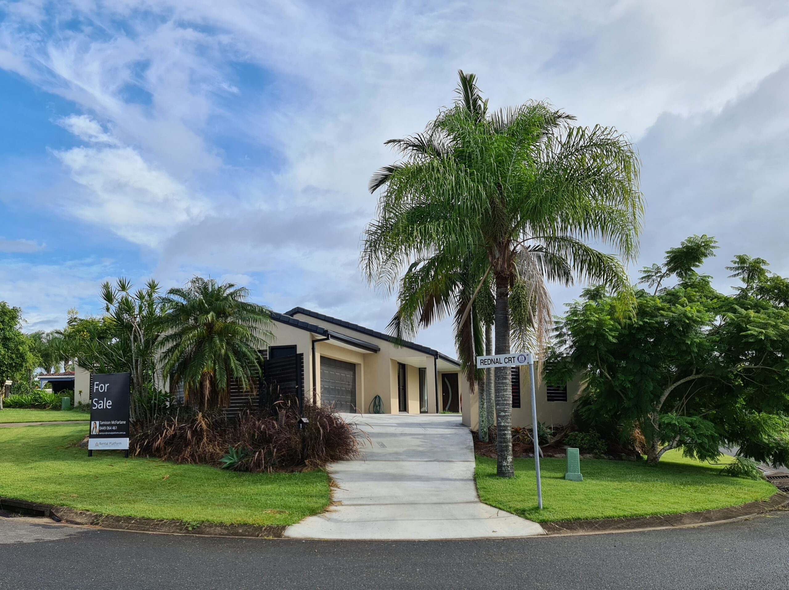 1 Rednal Court, Carrara  QLD  4211