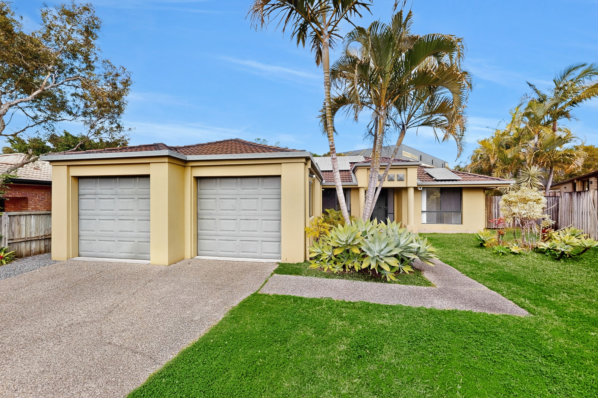 16 Camphor Wood Crt, Robina  QLD  4226