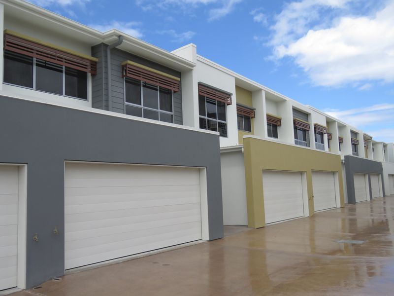 4/3400 Panorama Drive, CARRARA  QLD  4211