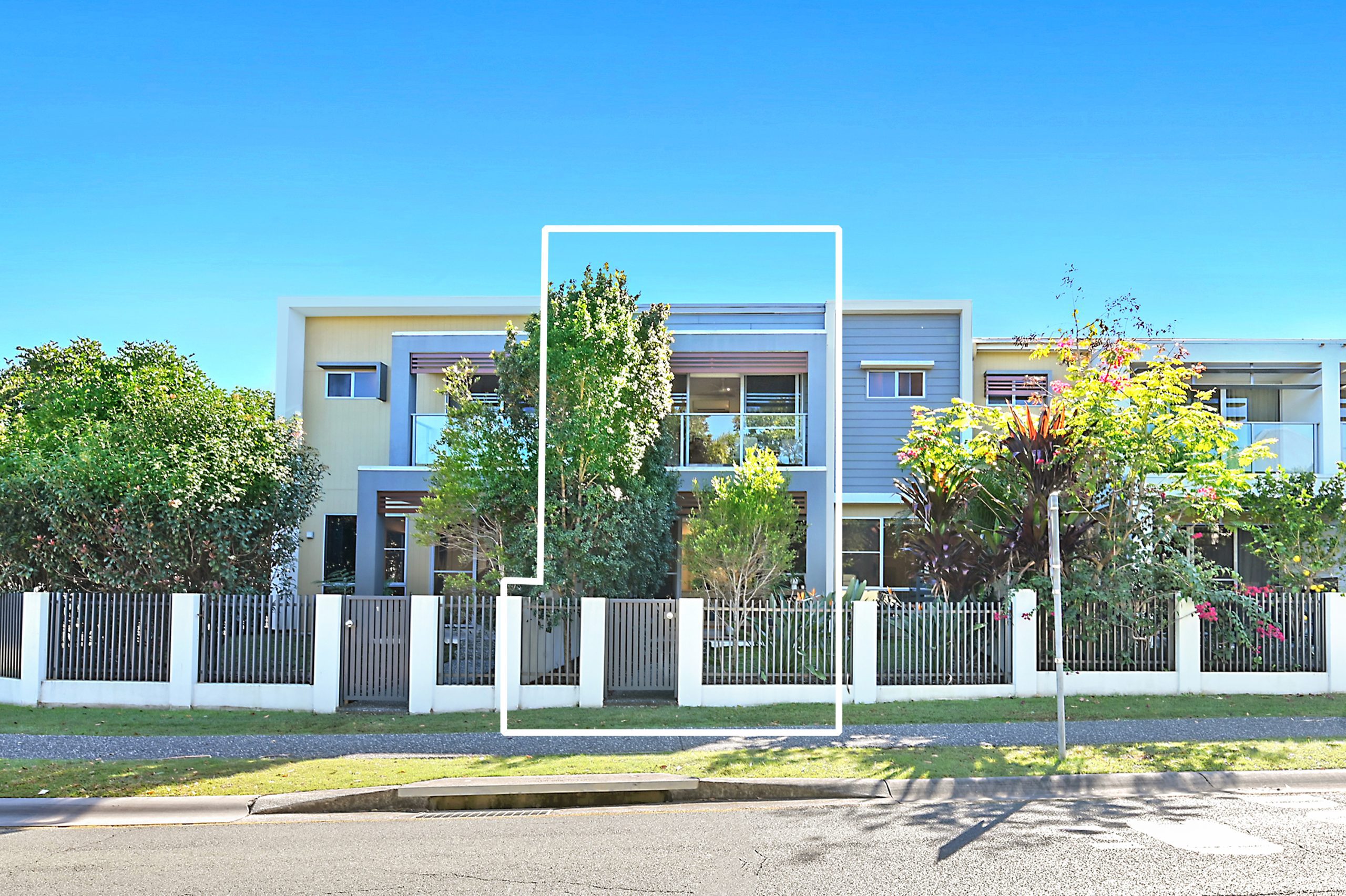 2/3031 The Boulevard, CARRARA  QLD  4211